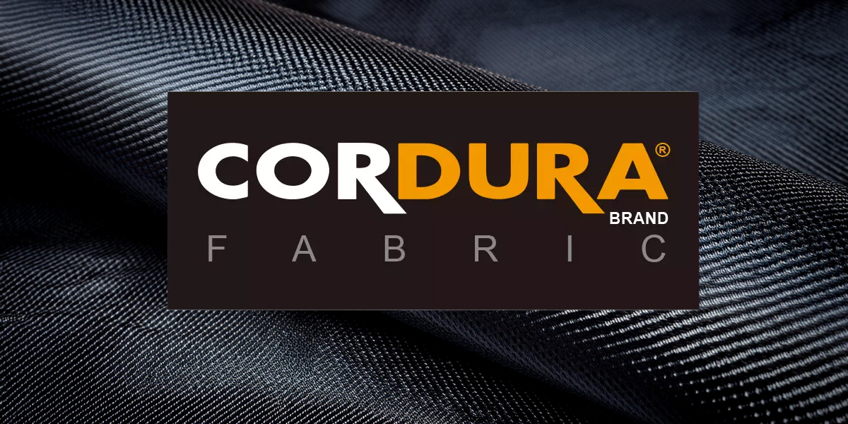 高強度尼龍和杜邦 Cordura 布料的細緻特寫,展現防水特性和質感。.